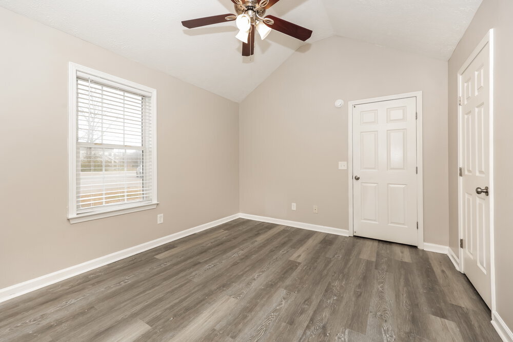 Building Photo - 1585 Ridgemont Dr