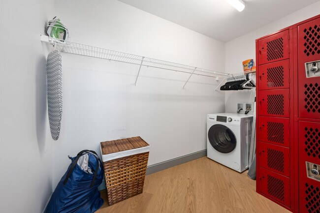 Building Photo - 2212 Morris Ave