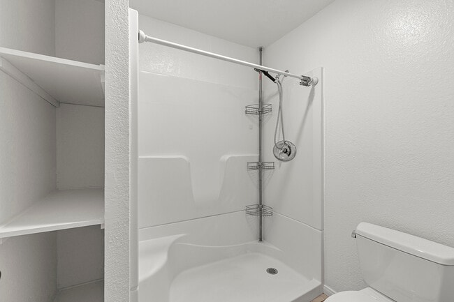 Building Photo - 433 Autumn Dr