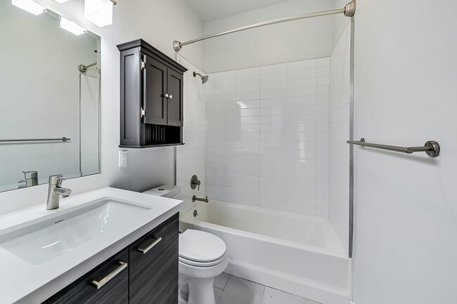 Building Photo - Recently Remodeled 4 bed/2 bath apartment ...