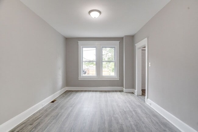Building Photo - 2908 Oakley Ave