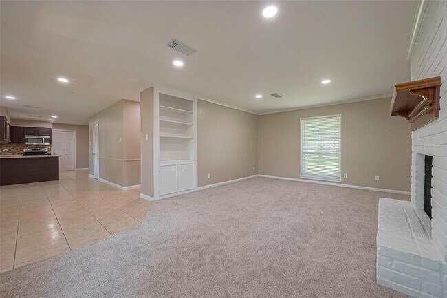 Building Photo - 6534 Bayonne Dr