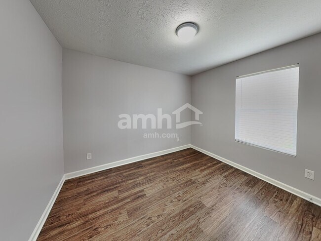 Building Photo - 784 Aerostar Court