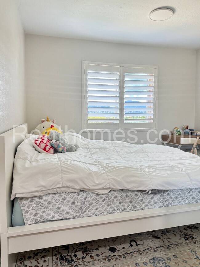 Building Photo - 11872 Bernardo Terrace