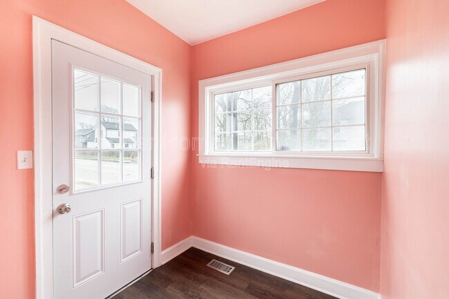 Building Photo - 2901 N Talbott St