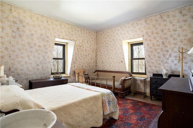 Building Photo - 138 Elm Dr