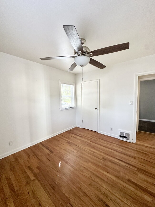 Building Photo - "Charming 1-Bedroom Haven in Cheyenne's He...