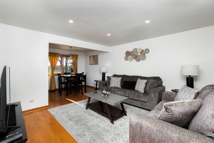 Primary Photo - 1716 Rutgers Ct