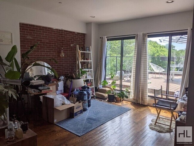 Building Photo - QUINCY STREET / Amazing Modern 1-Bed 1-Bat...