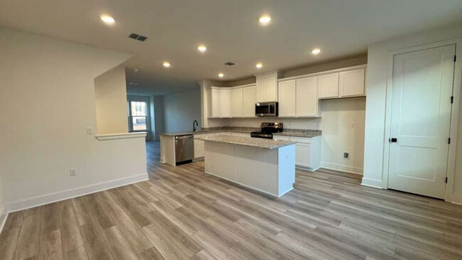 Building Photo - 15244 Groveside Rd