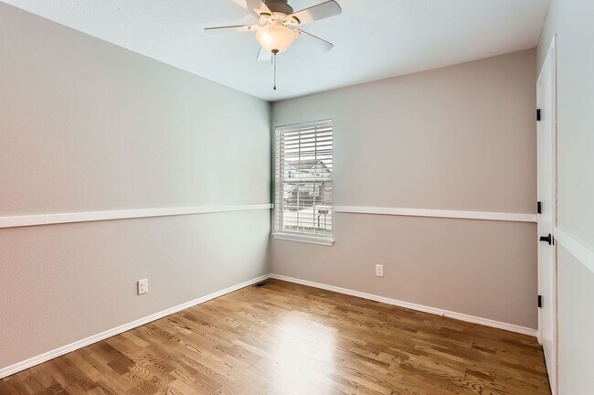 Building Photo - Sweet Little House In Westlake