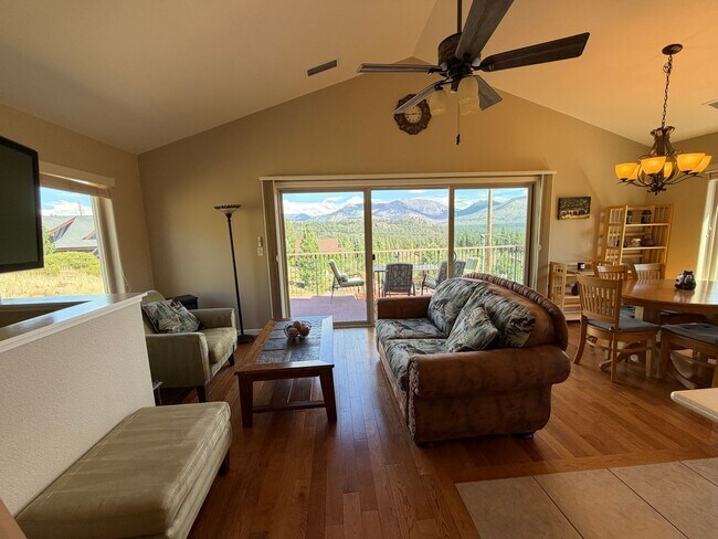 Building Photo - 799 Lookout Point Cir