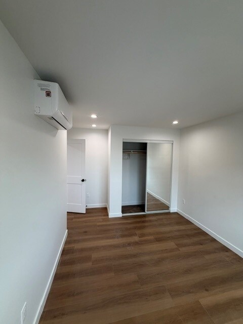 Building Photo - 1305 E 46th St