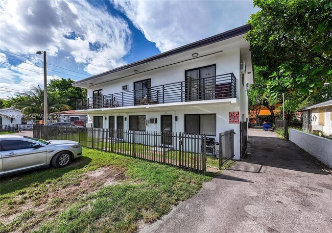 Building Photo - 131 NE 77th St