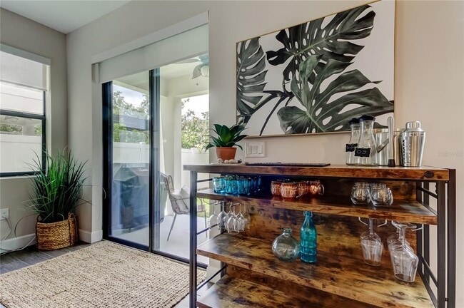 Building Photo - 204 N Manhattan Ave