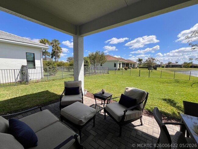 Building Photo - 5663 St Armands Way