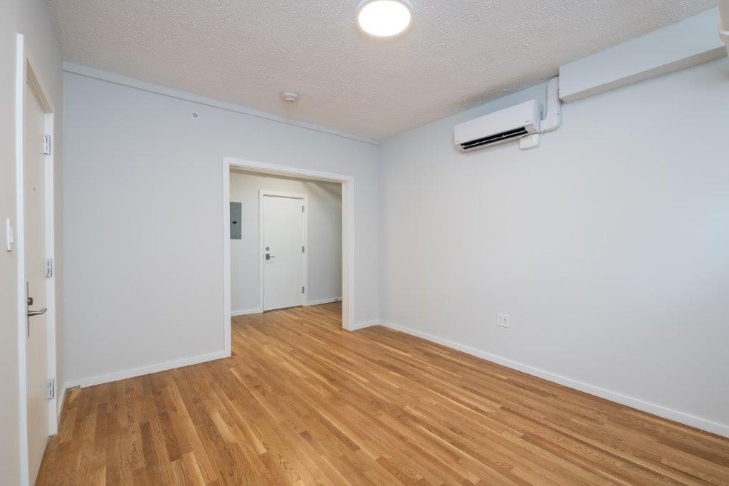 Building Photo - 19 Forest St