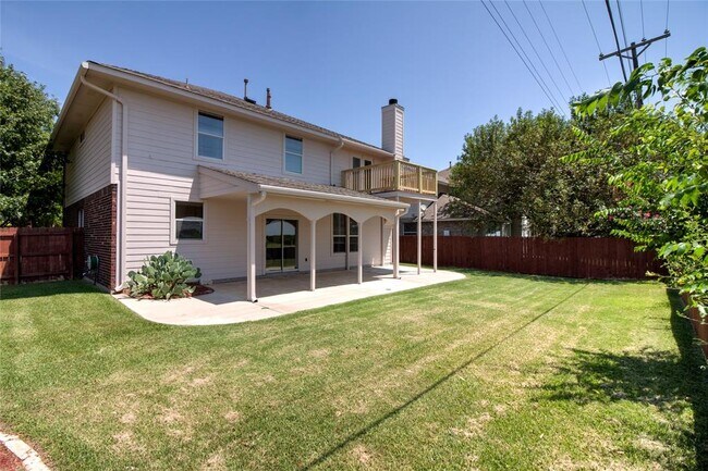 Building Photo - 700 Belmont Dr