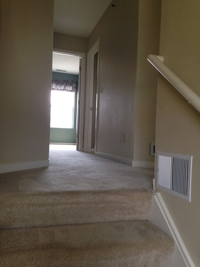 Building Photo - 3B/2.5B Boulder Townhome Close to Campus Available 8/1