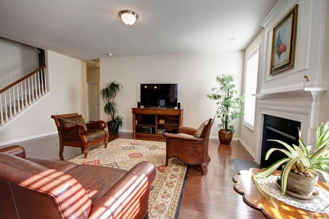 Building Photo - Stunning 4 bedroom in Park West - Mt. Pleasant