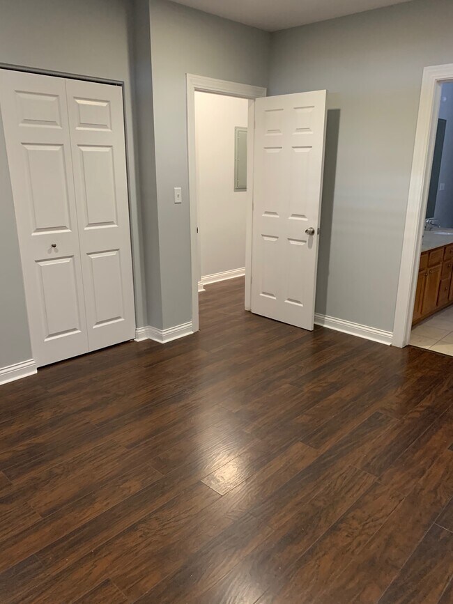 master bedroom 1 - 2327 S Sawyer Ave