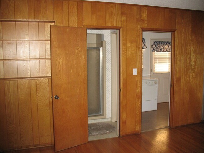 Building Photo - 3121 W Wyoming Ave