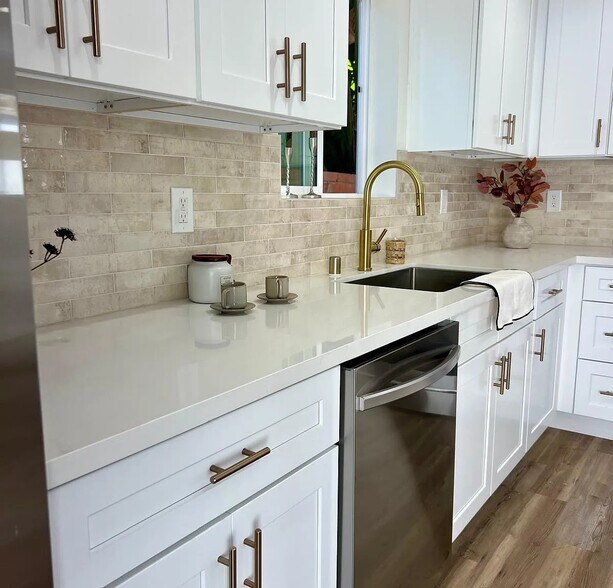 Building Photo - 9429 S 2nd Ave