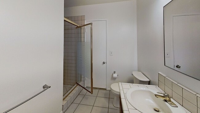 Building Photo - 4/Bedroom  Home for Lease in West Hills!