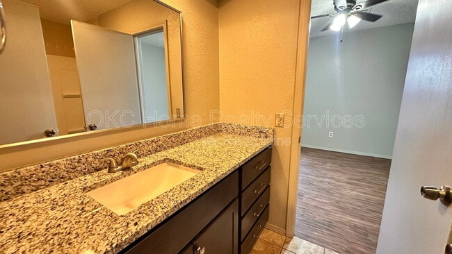 Building Photo - 6715 Lyrewood Ln