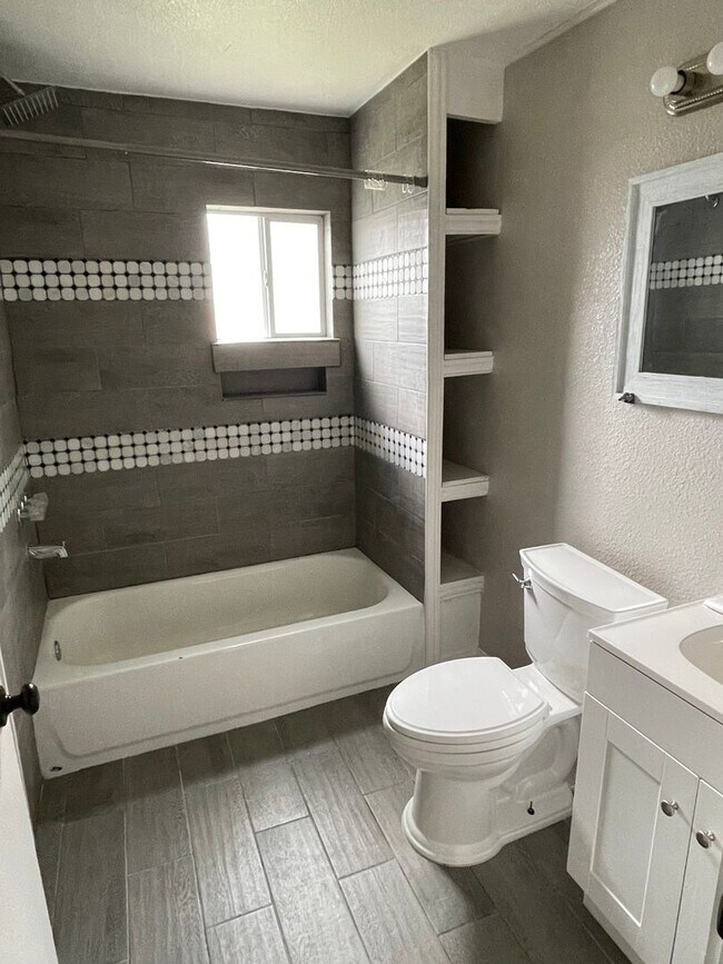 Building Photo - 3/2 Remodeled Home in Lampasas