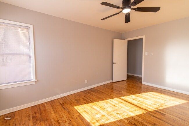 Building Photo - 3206 9th St