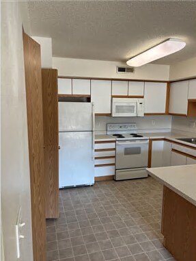 Building Photo - 2868 Coral Ct