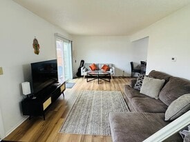 Building Photo - 2624 Cherrywood Ct