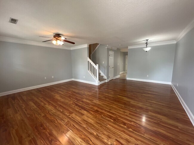 Building Photo - Pristine 2Br 2.5Ba in Persimmon Hill