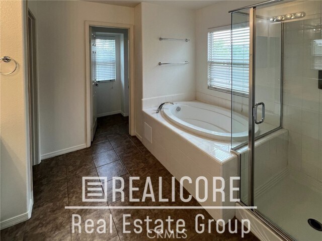 Building Photo - 15806 Rock Point Ln