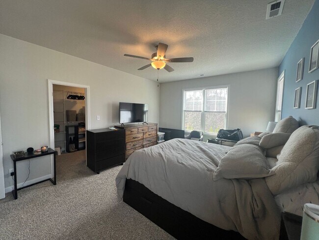 Building Photo - 208 Shallowbag Bay Ln