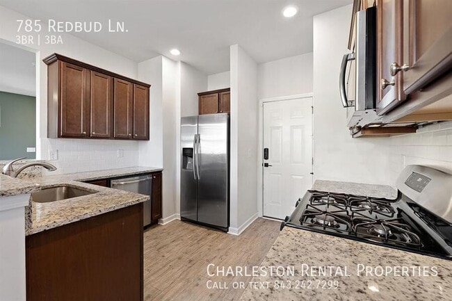 Building Photo - 785 Redbud Ln