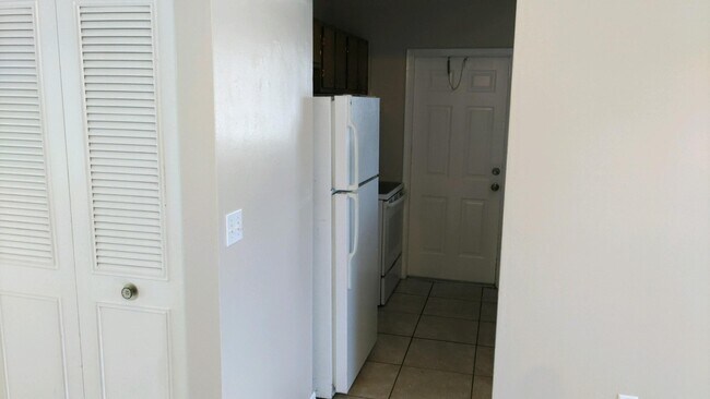 Building Photo - 3 Bed 1 Bath Home | Pet Friendly | Washer ...