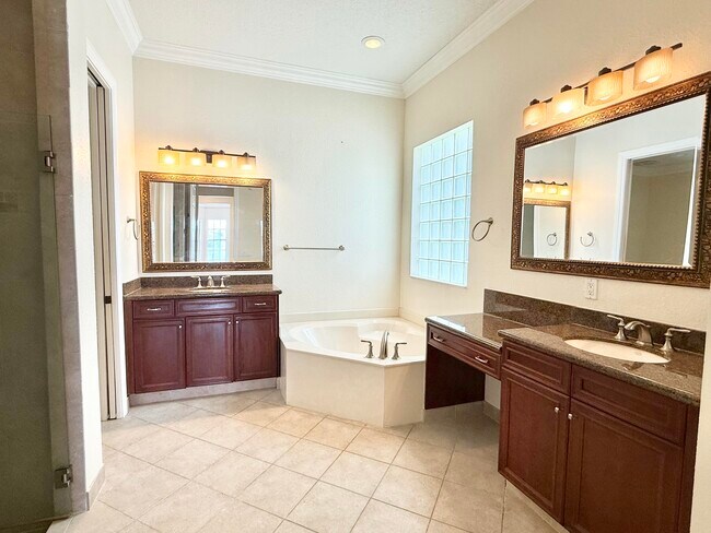 Building Photo - 9656 Cobblestone Creek Dr