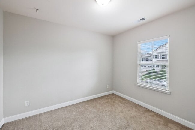 Building Photo - 1719 Biscayne Dr