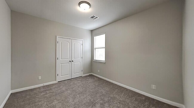 Building Photo - 3300 Brookstone Lakes Dr