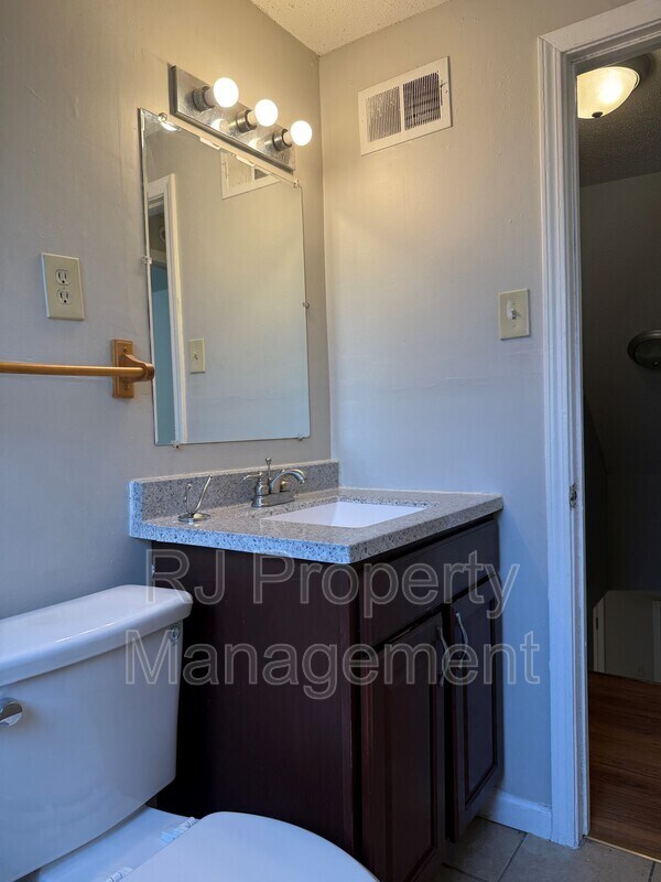 Building Photo - 3086 Estes St