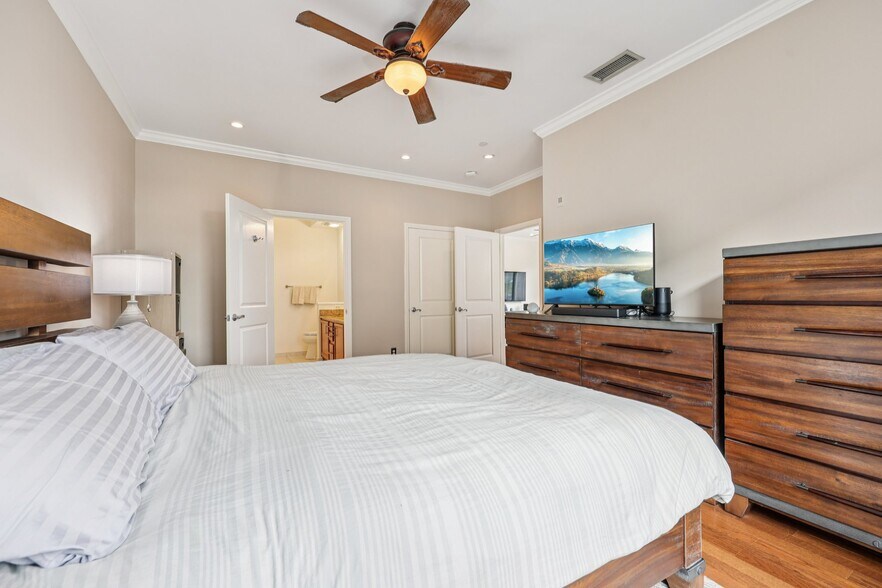 Primary Suite - 410 Westchester Ave