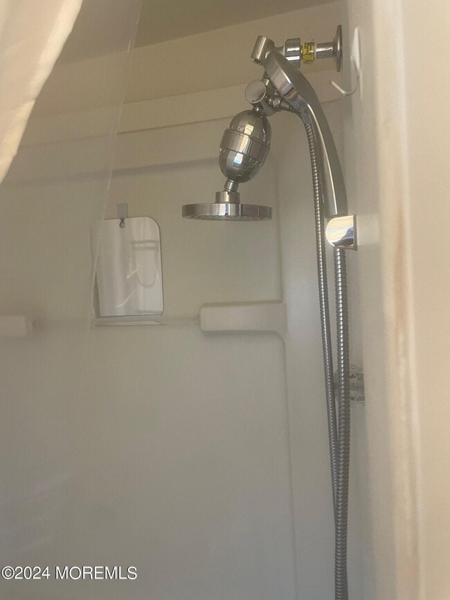 Building Photo - 605 Central Ave