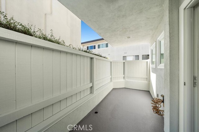 Building Photo - 1107 Loma Dr