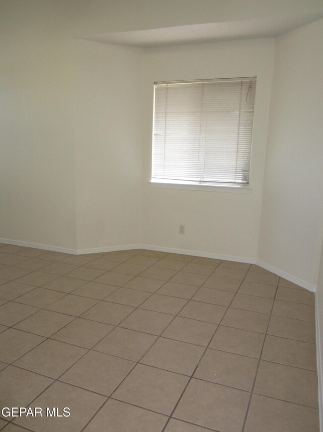 Building Photo - 538 Olmeca Dr
