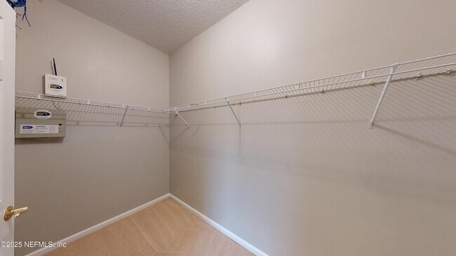 Building Photo - 11861 Lake Fern Dr