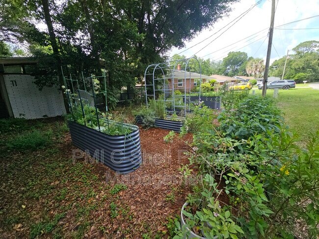 Building Photo - 11 Brandywine Rd