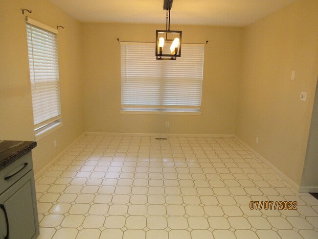 Building Photo - 3 bedroom house in Lake Ozark for rent