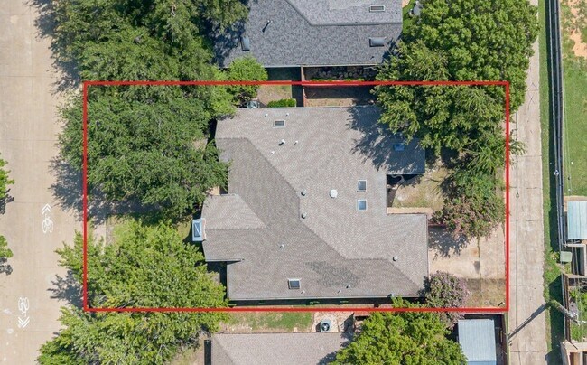 Building Photo - 922 Sycamore Creek Rd